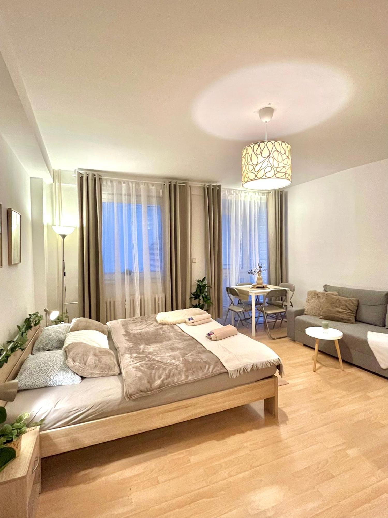 Apartment Simona - Old Town Bratislava Eksteriør bilde