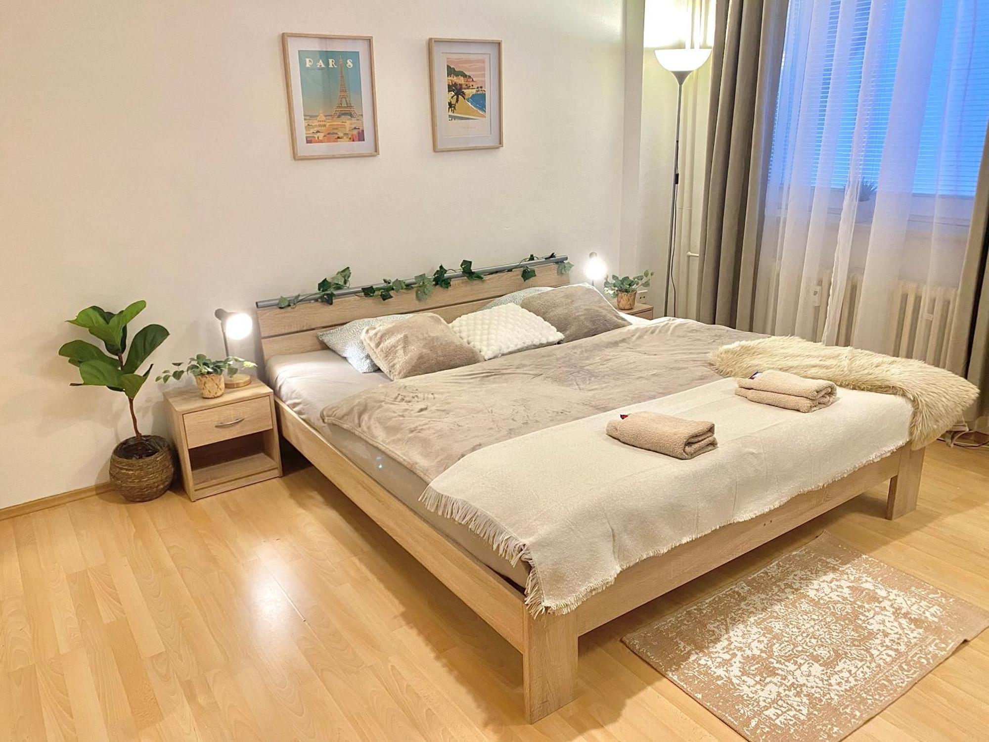 Apartment Simona - Old Town Bratislava Eksteriør bilde