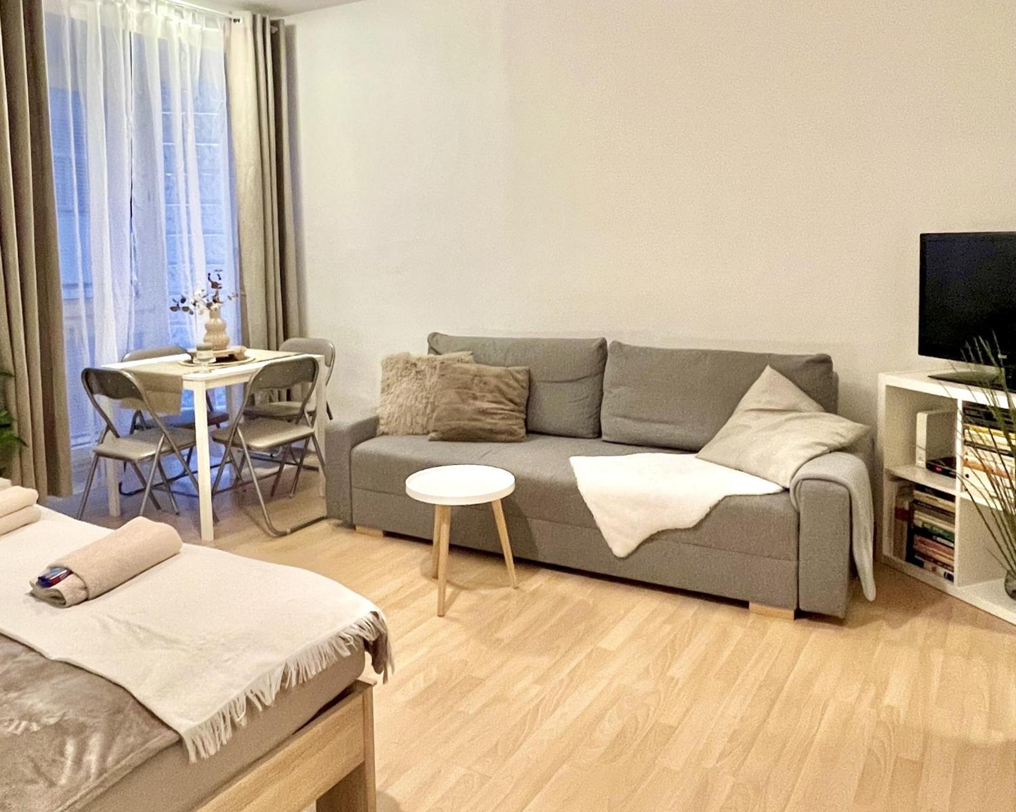 Apartment Simona - Old Town Bratislava Eksteriør bilde