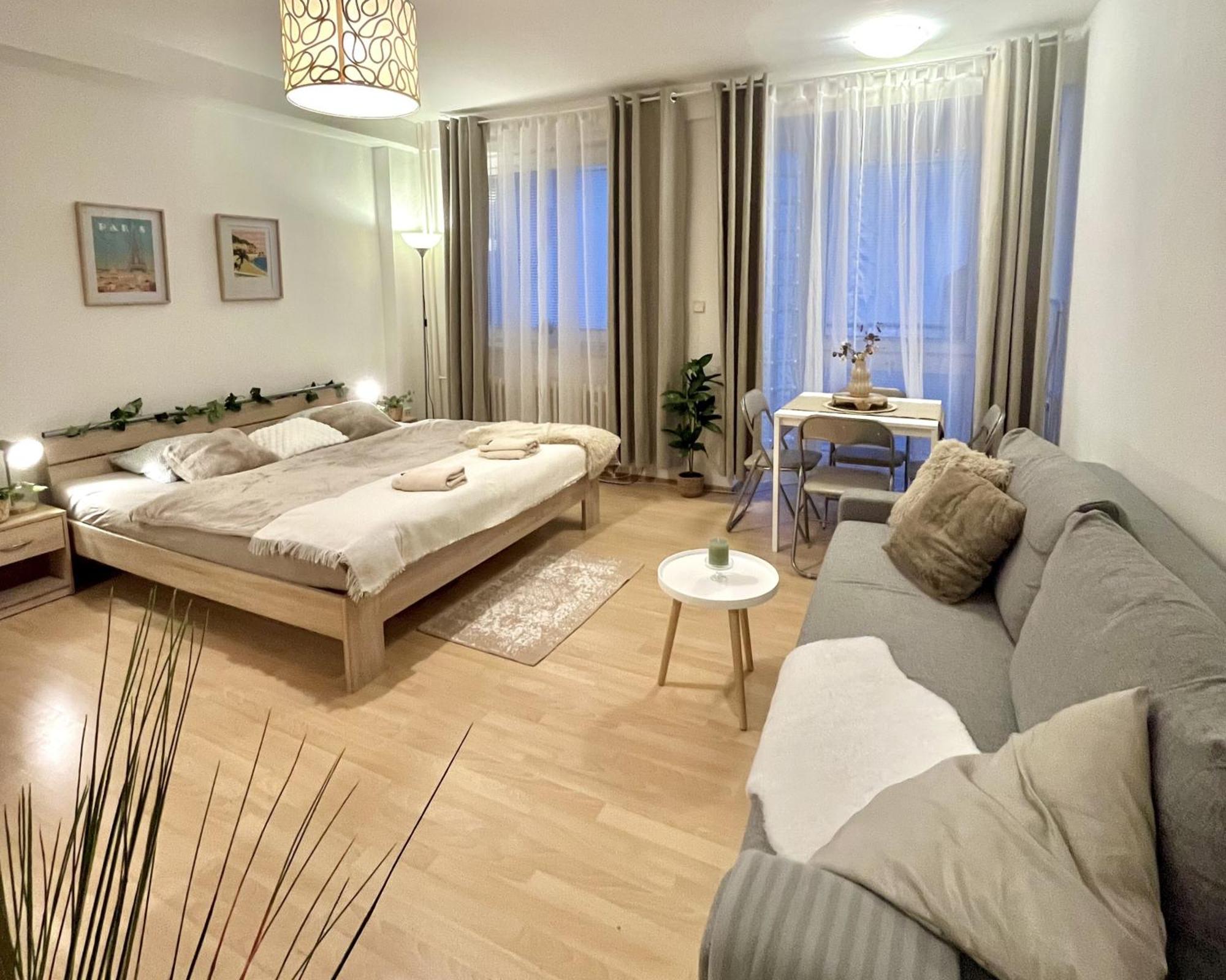 Apartment Simona - Old Town Bratislava Eksteriør bilde