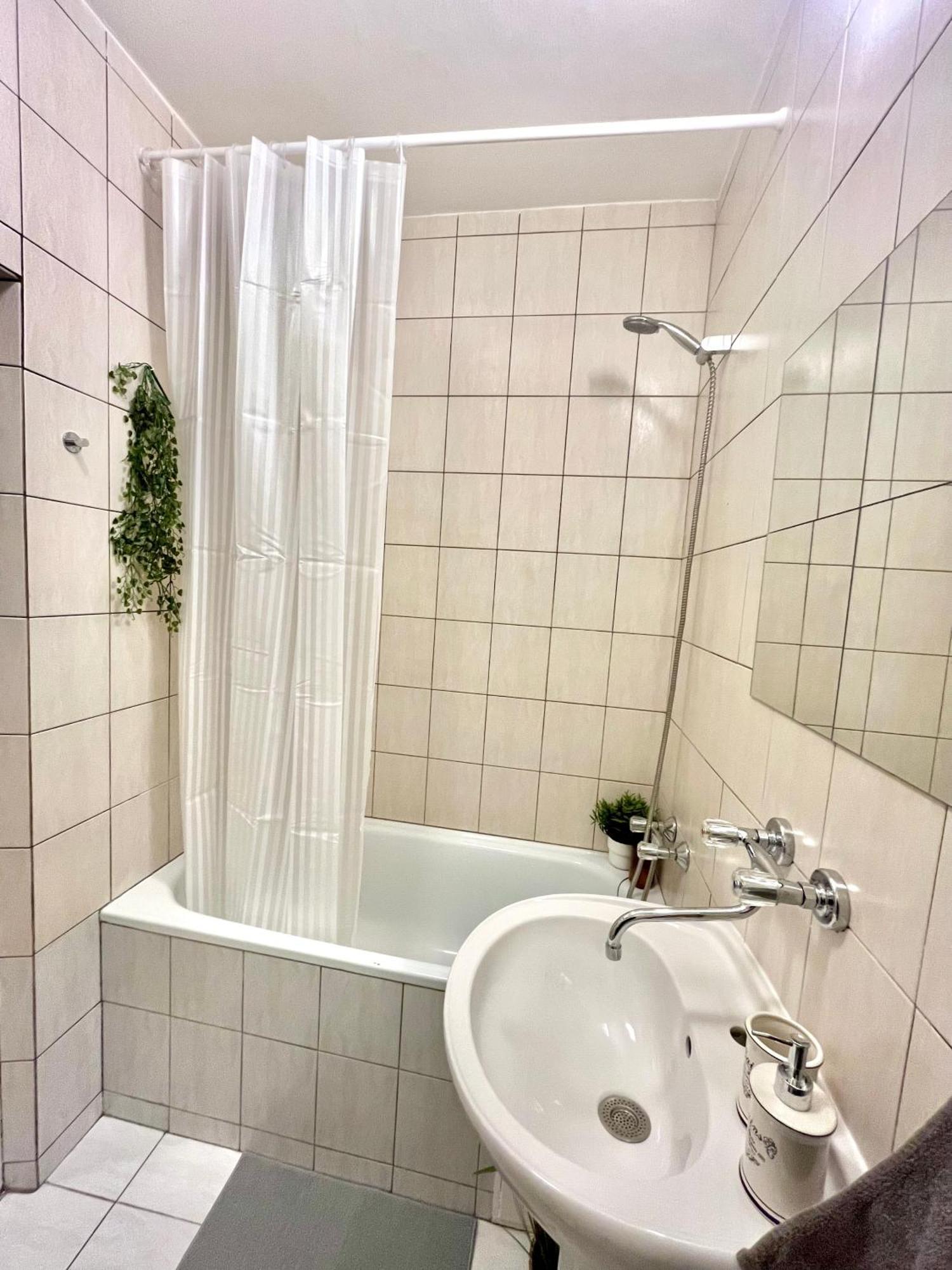 Apartment Simona - Old Town Bratislava Eksteriør bilde